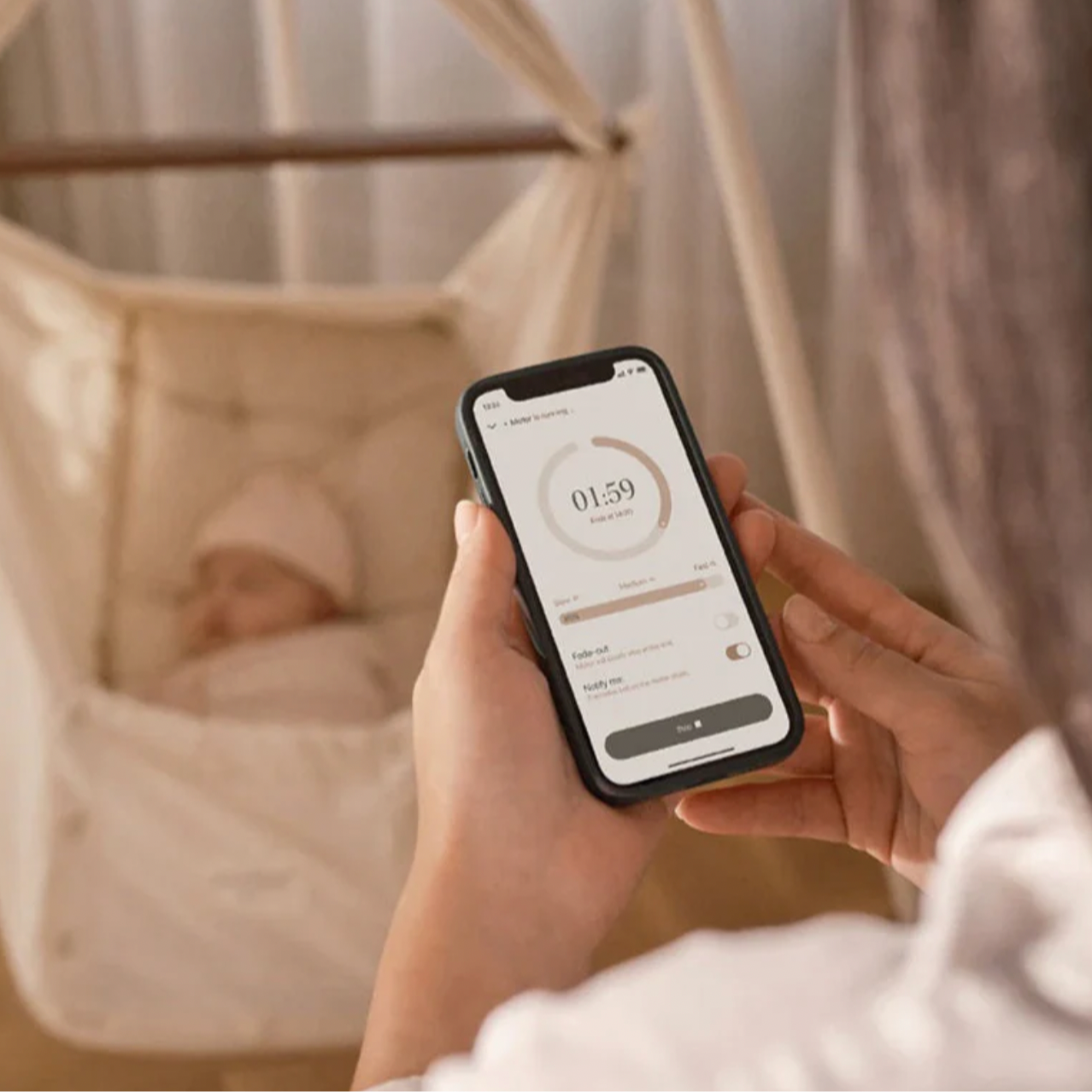 Moonboon Classic Quilted Cradle & Tripod Stand